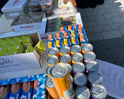 Младежи от Якоруда и Белица организираха благотворителен базар в помощ на момиче