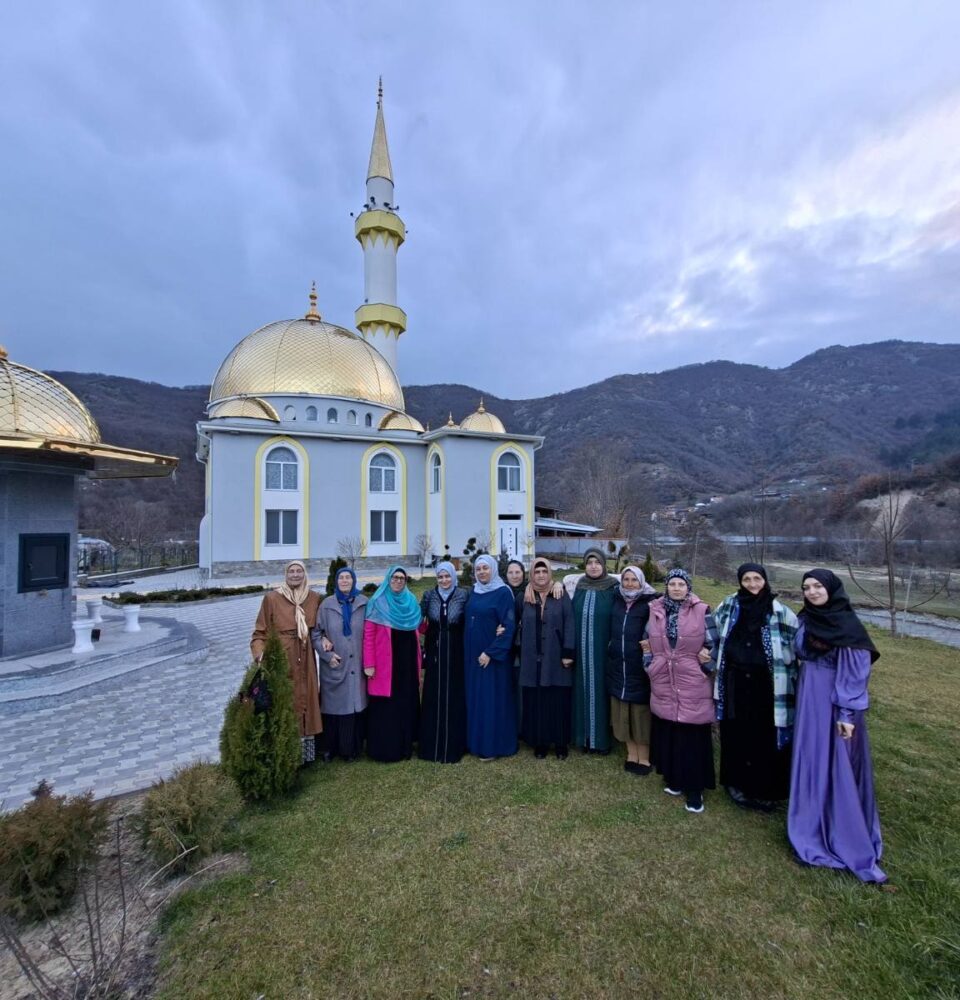 Фатима Йълдъс: От ифтара в историческата -Алтън джамия в Господинци до молитвата в Брезница-благодатта на споделения Рамазан Фатима Йълдъс: От ифтара в историческата -Алтън джамия в Господинци до молитвата в Брезница-благодатта на споделения Рамазан