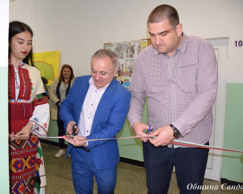 Нов ученически стол бе открит в ОУ Братя Миладинови село Склаве