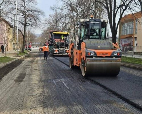 Мащабни ремонти на уличната мрежа: Благоевград преживява най-голямото асфалтиране от десетилетия