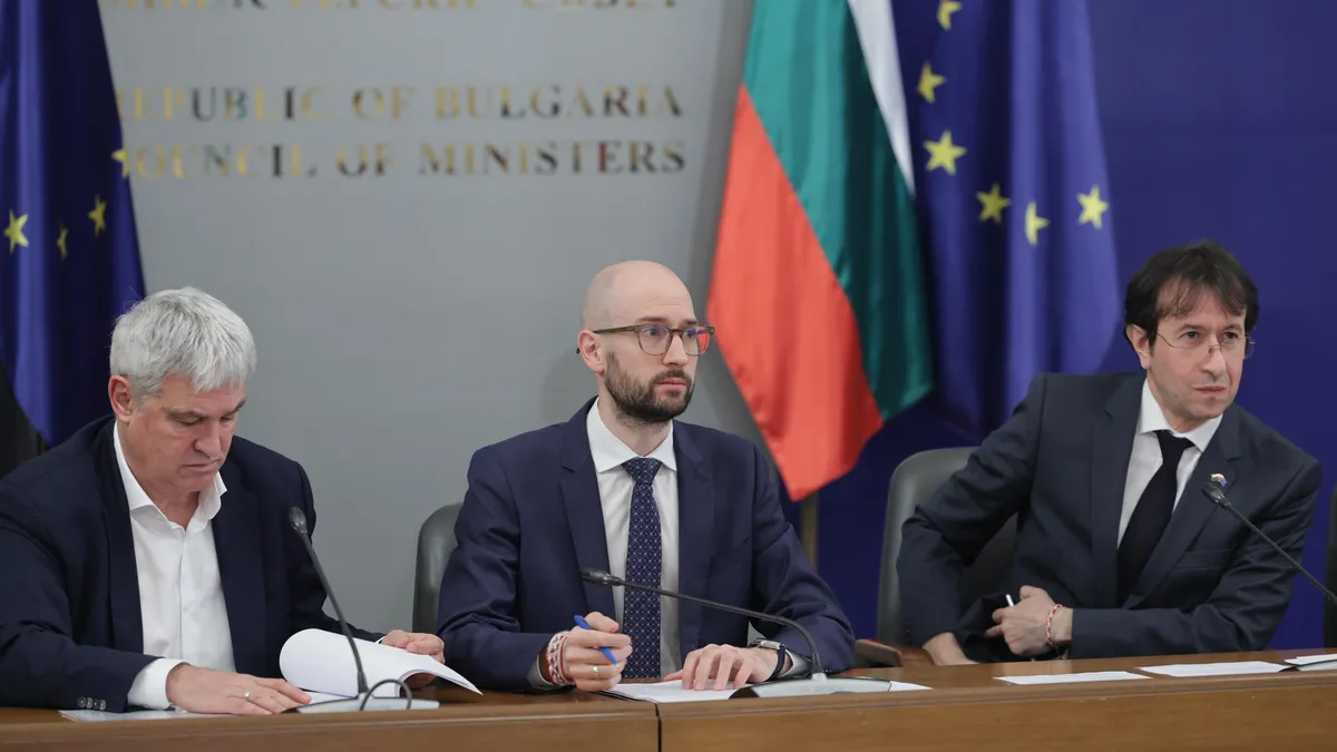 Кабинетът ще приеме 5 увеличение на субсидията за БДЖ, НКЖИ, пощи и градски транспорт