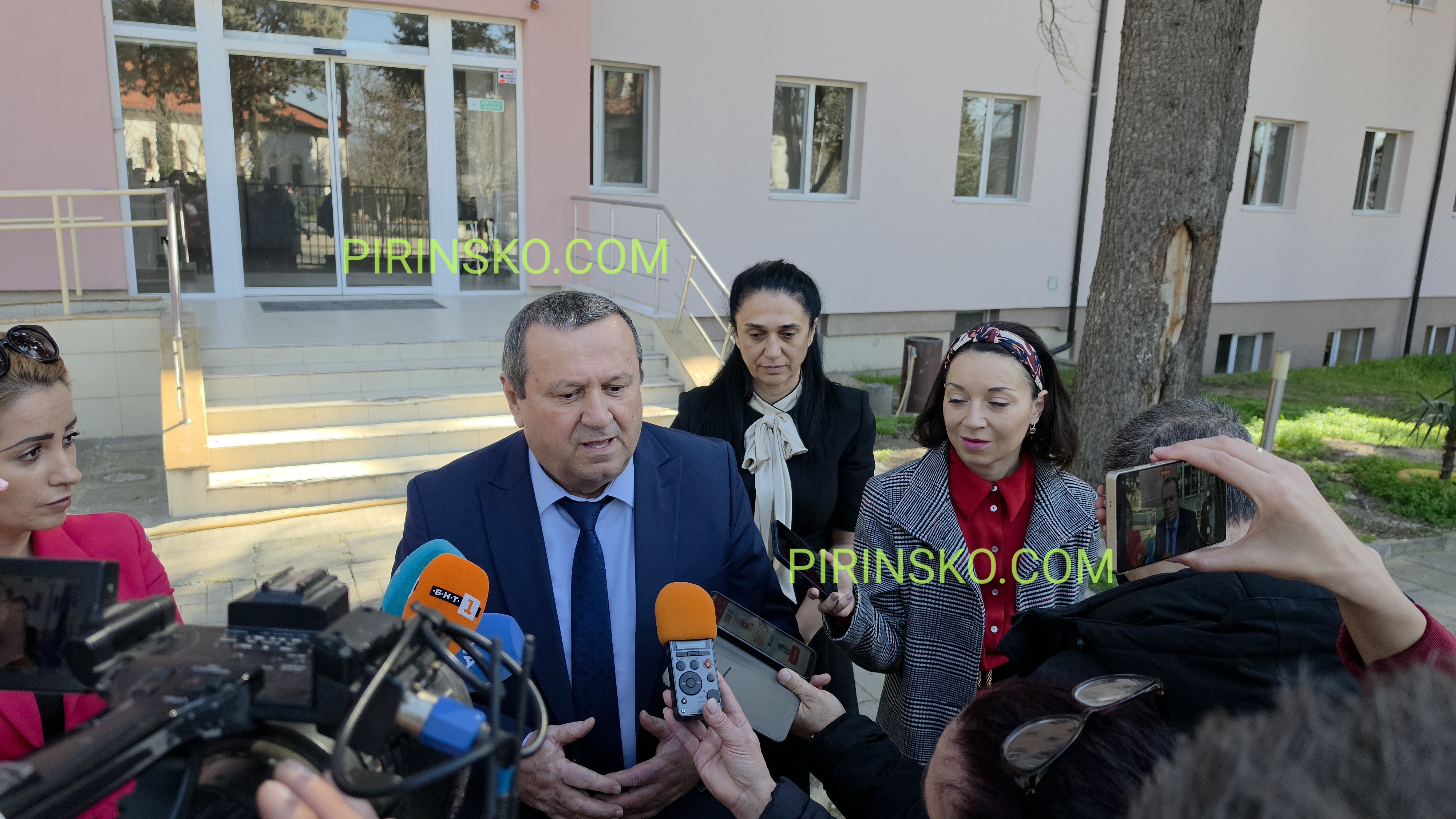 Хасан Адемов посети дома Св. Петка в Благоевград, за да провери дали се контролира вотът на възрастните хора