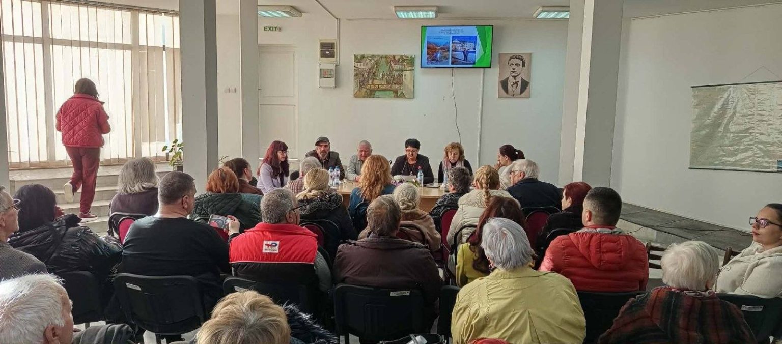 Белица се преклони пред поезията на Борис Пиргов и Стефан Калинин Белица се преклони пред поезията на Борис Пиргов и Стефан Калинин