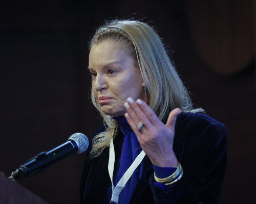 Стефка Костадинова се оттегля от БОК и влиза в политиката с ДПС