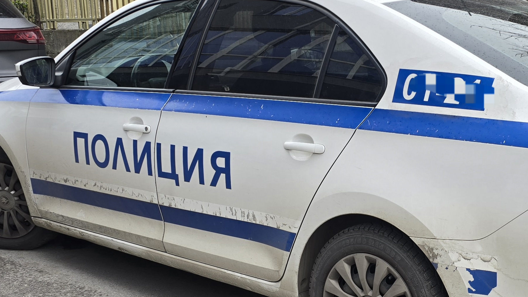 Лек автомобил се удари в електрически стълб при входа на Добринище Лек автомобил се удари в електрически стълб при входа на Добринище