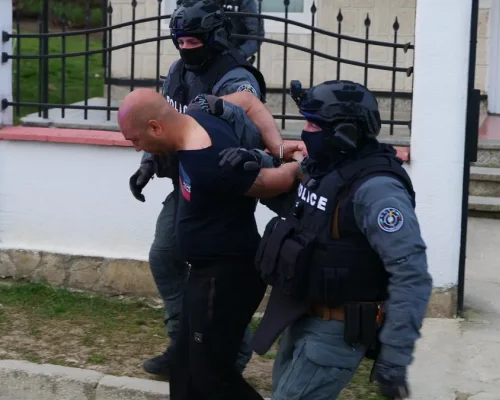 Полицейска акция срещу купуване на гласове във Варна, задържани са трима души