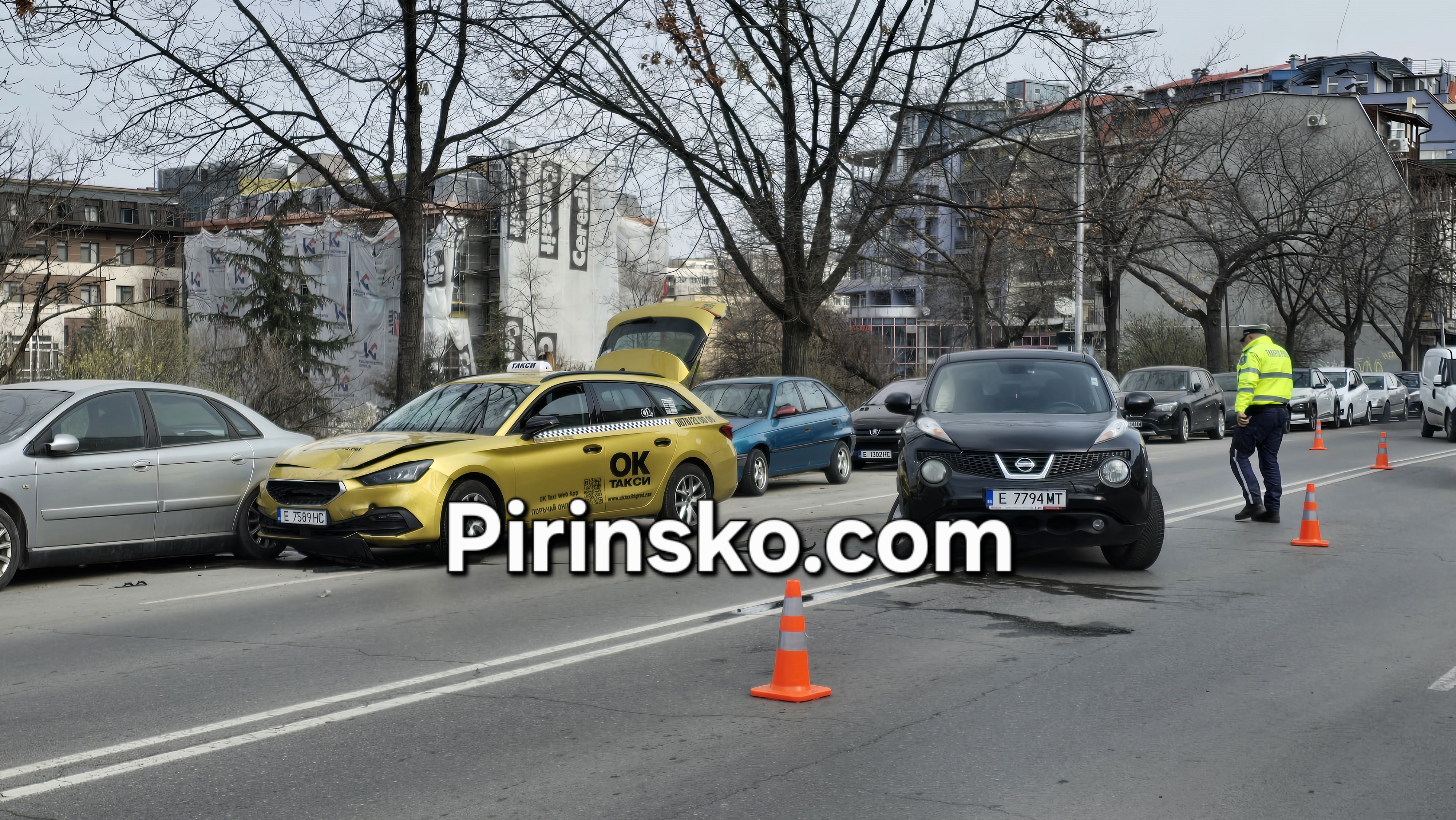 Пътен инцидент затруднява движението по ул.  Стамболийски  в Благоевград