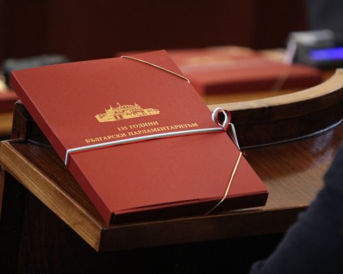Изборна битка: 4786 кандидати за 240 места