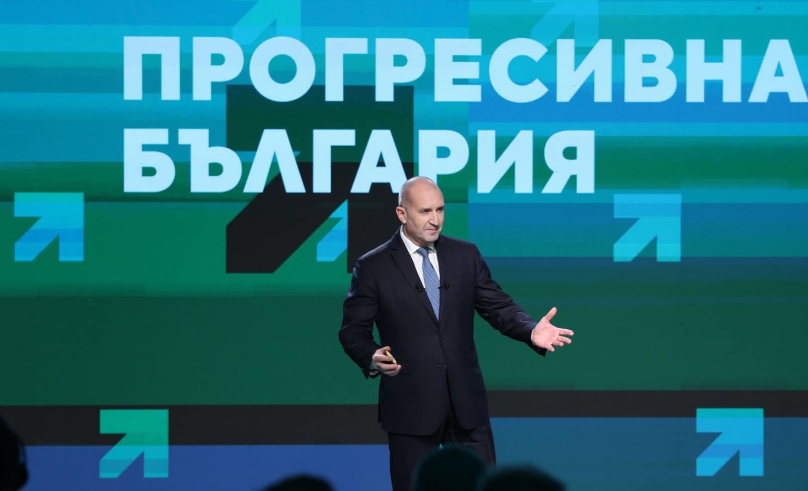 Радев: Първостепенна задача в следващия парламент е да има мнозинство, което да смени ВСС, и да бъде избран главен прокурор Радев: Първостепенна задача в следващия парламент е да има мнозинство, което да смени ВСС, и да бъде избран главен прокурор