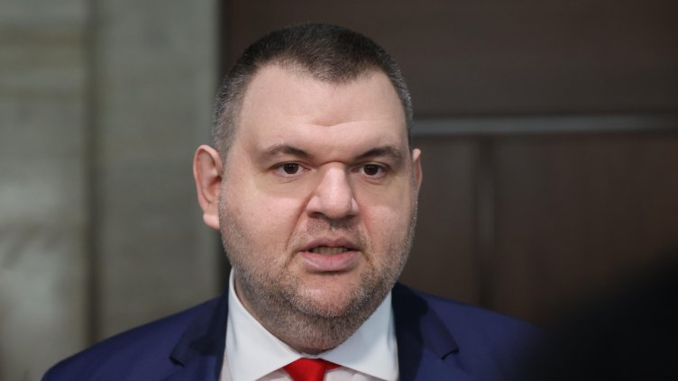 Пеевски към Гюров: Размисли и страсти на един сламен премиер