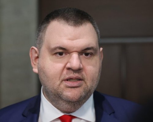 Пеевски към Гюров: Размисли и страсти на един сламен премиер
