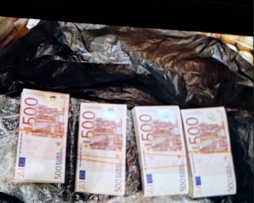 Разбиха печатница за фалшиви евро: над 1,4 млн. евро ментета и 1 кг кокаин открити при мащабна акция