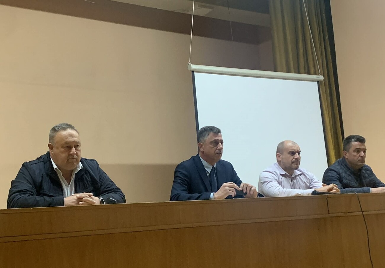 Ст.комисар Райчо Омерски представи новия началник на РУ Кюстендил Ст.комисар Райчо Омерски представи новия началник на РУ Кюстендил