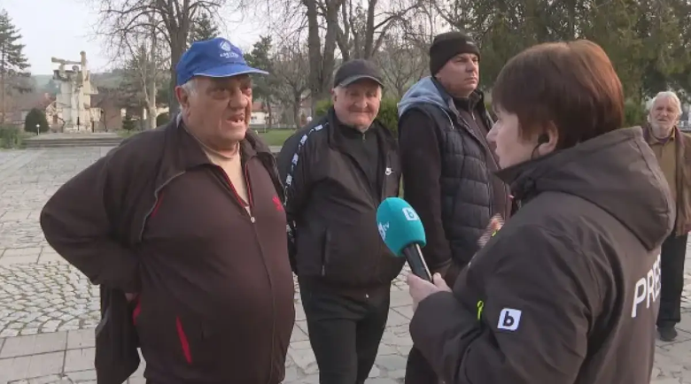 Тъжно: Възрастни хора теглят бързи кредити, за да си плащат сметките за ток Тъжно: Възрастни хора теглят бързи кредити, за да си плащат сметките за ток