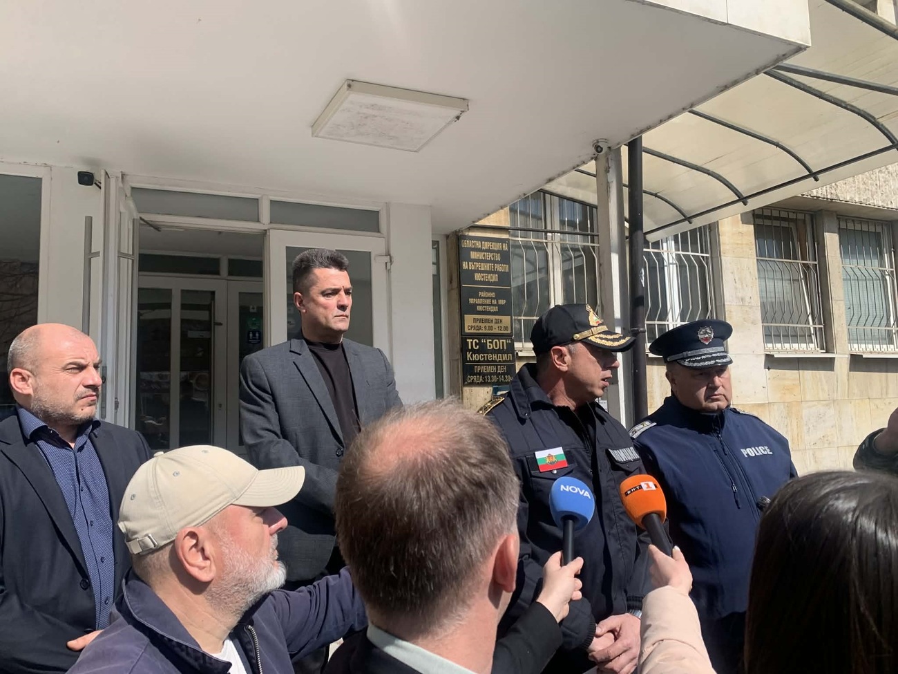 Списъци и кеш за гласове открити в жилища в Кюстендил, Бобов дол и магазин в Дупница Списъци и кеш за гласове открити в жилища в Кюстендил, Бобов дол и магазин в Дупница
