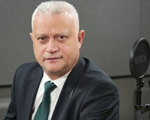 Кметът на Кърджали и група партийни членове са се опитали да влязат в районното управление на полицията