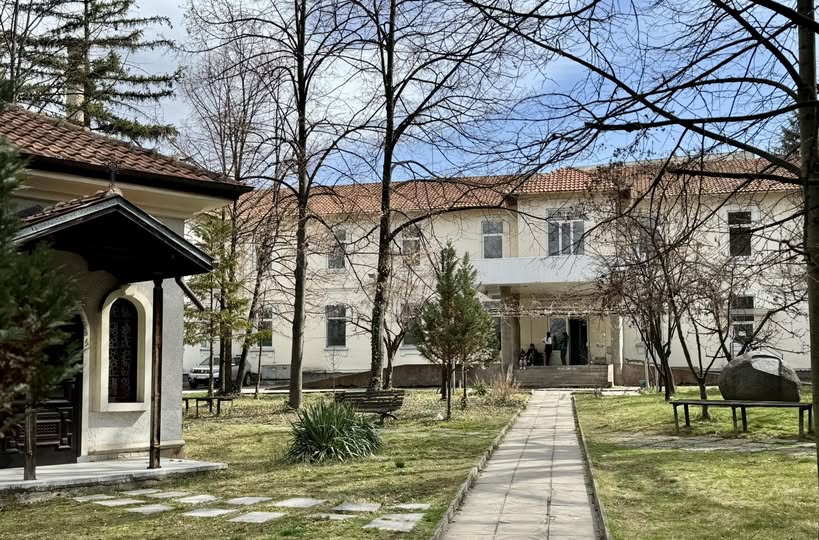 МБАЛ Д-р Никола Василиев-Кюстендил с подкрепа към благотворителната кампания Книгите лекуват