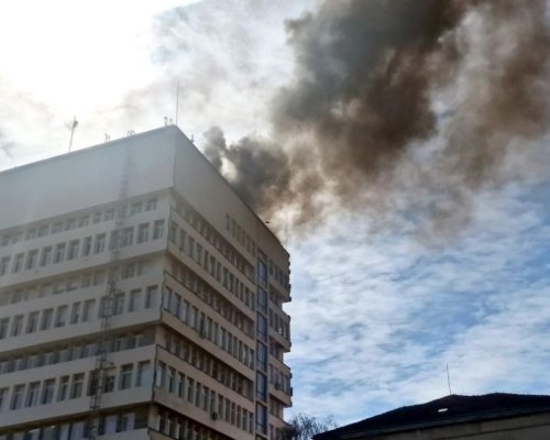 Пожар горя в сградата на общината в Разград, евакуираха служители и посетители