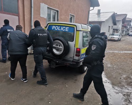 Полицията щурмува Разлог за купуване на гласове
