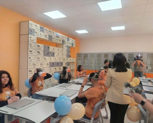 Дигитални технологии и наука в нов STEM център в Дупница