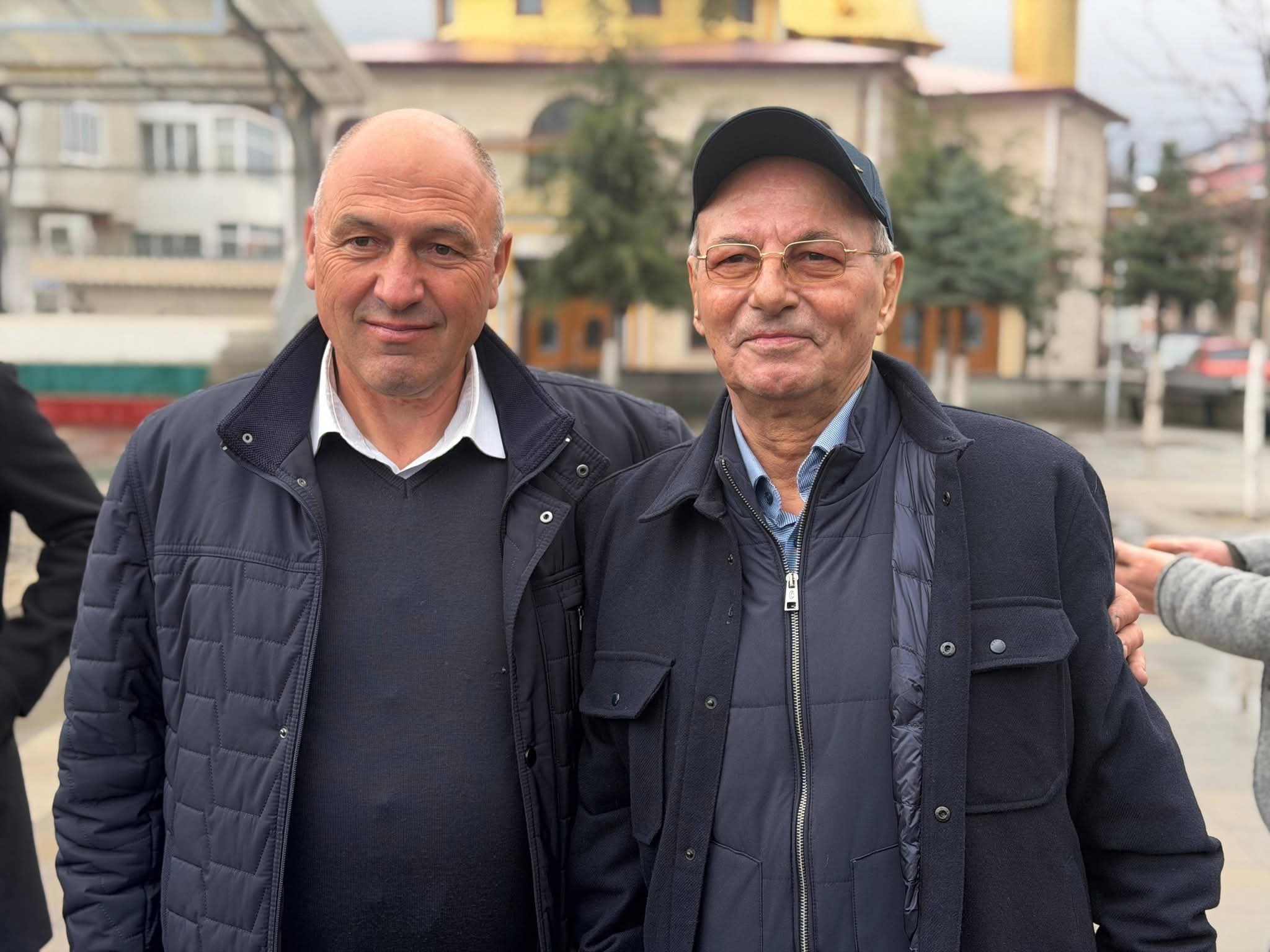 Ахмед Доган посети гоцеделчевското село Корница и почете жертвите от 1973 г.