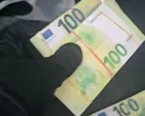 Обраха жилище в Благоевград-отнети са долари, евро и ценности