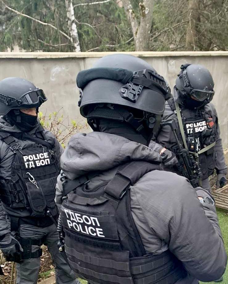 ГДБОП арестува лидер на международна престъпна мрежа за трафик на  оръжия срещу канабис