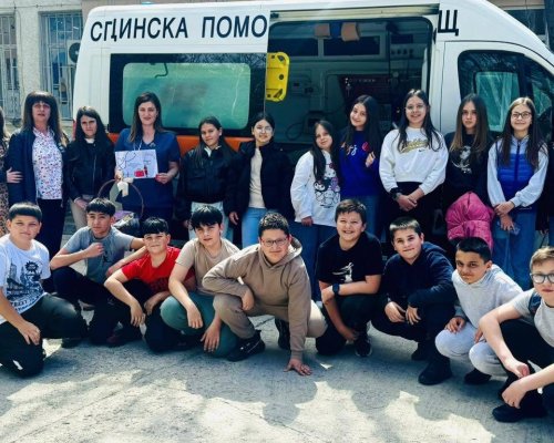 Ученици в Гоце Делчев с ценен урок по спешна помощ
