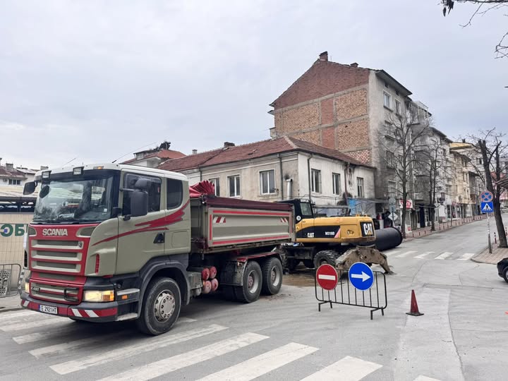 Започнаха строителните дейности на част от улица Воден в Сандански Започнаха строителните дейности на част от улица Воден в Сандански
