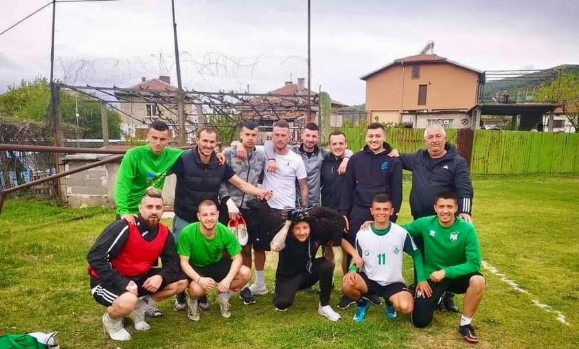 Великденски футболен турнир За Купата на кмета в Кресна Великденски футболен турнир За Купата на кмета в Кресна