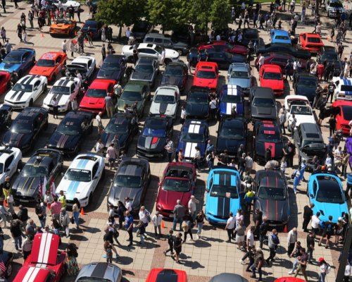 Парад на американските автомобили в Дупница