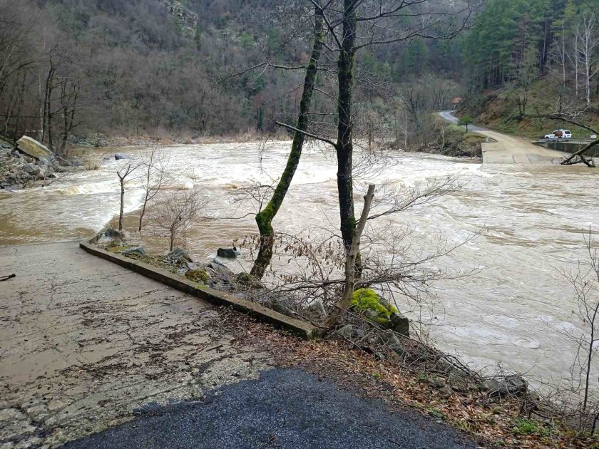 Потоп: Бачково и Ардино са под вода (снимки) Потоп: Бачково и Ардино са под вода (снимки)