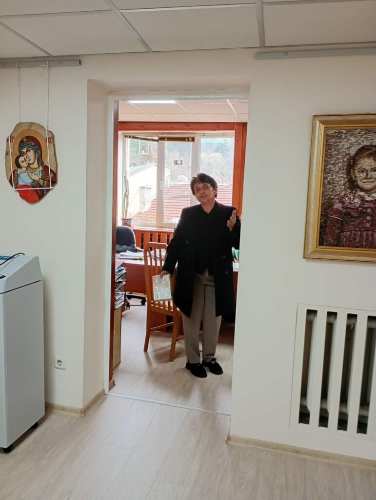 След 43 г. в системата на образованието: Директорката на Професионалната гимназия в Белица Фанка Къшева излезе в заслужен отдих