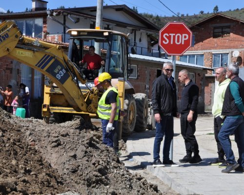 Продължават дейностите по изграждане на канализация на ул. Крайна в Разлог