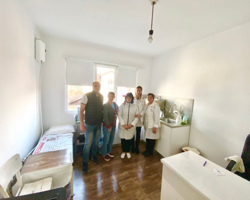 Медиците в Добринище с благодарност и признание за професионалния си празник