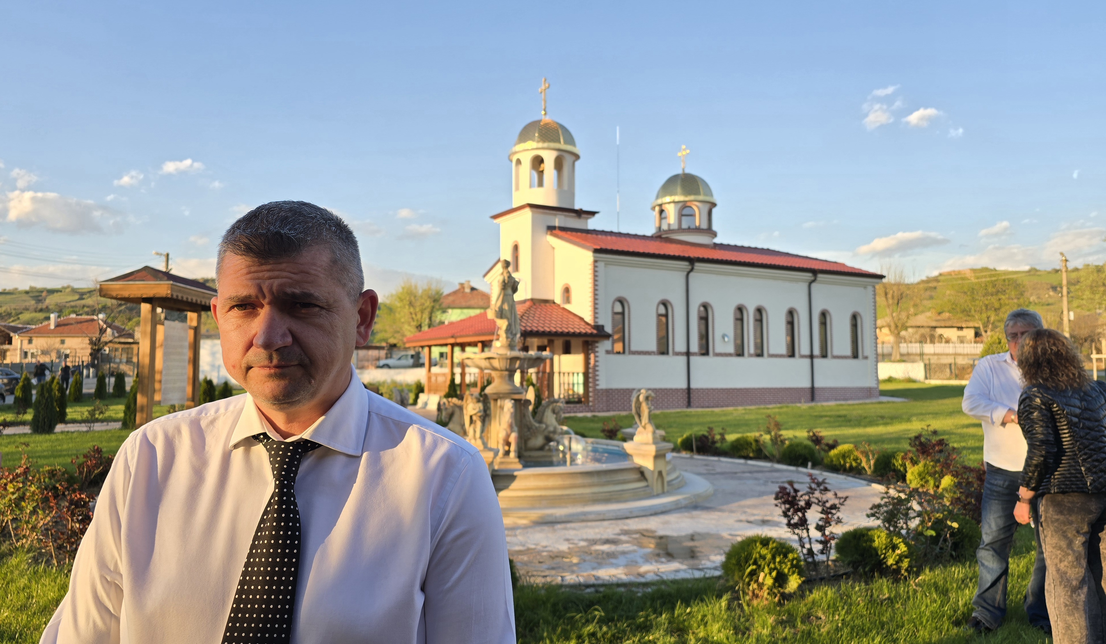 Рашко Динков от Прогресивна България се срещна с жители на петричкото село Марино поле Рашко Динков от Прогресивна България се срещна с жители на петричкото село Марино поле