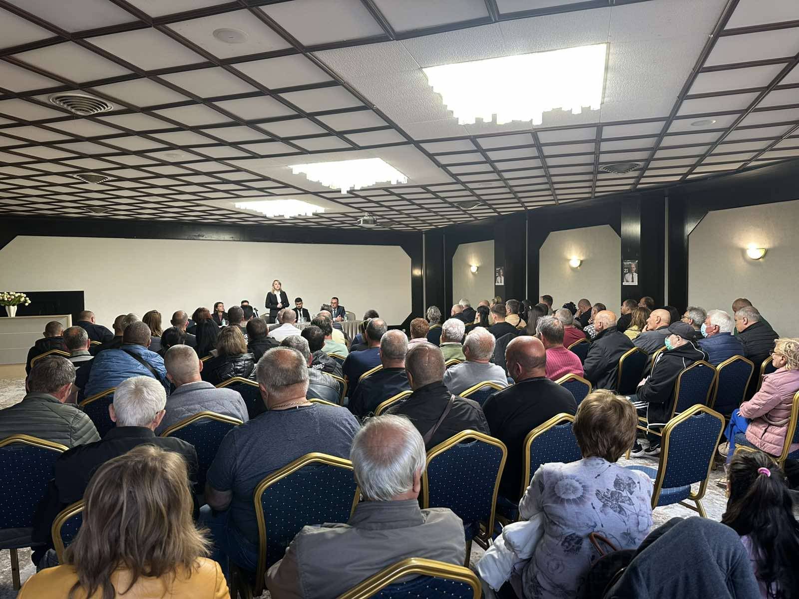 Представители на Прогресивна България се срещнаха с бизнеса в Сандански и с жители на града