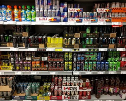 В Кюстендил започват съвместни проверки срещу продажбата на енергийни напитки и цигари на непълнолетни