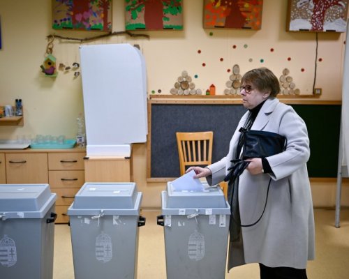 Унгария гласува: Ключови избори решават бъдещето на страната