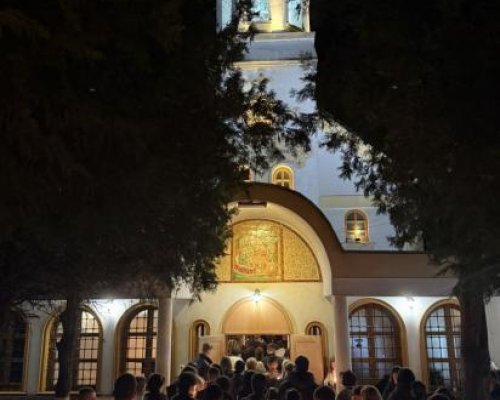 Светлина, вяра и надежда озариха Симитли в нощта на Възкресението!Честито Възкресение Христово!
