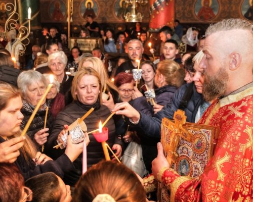Песни и хора на Великден в Банско