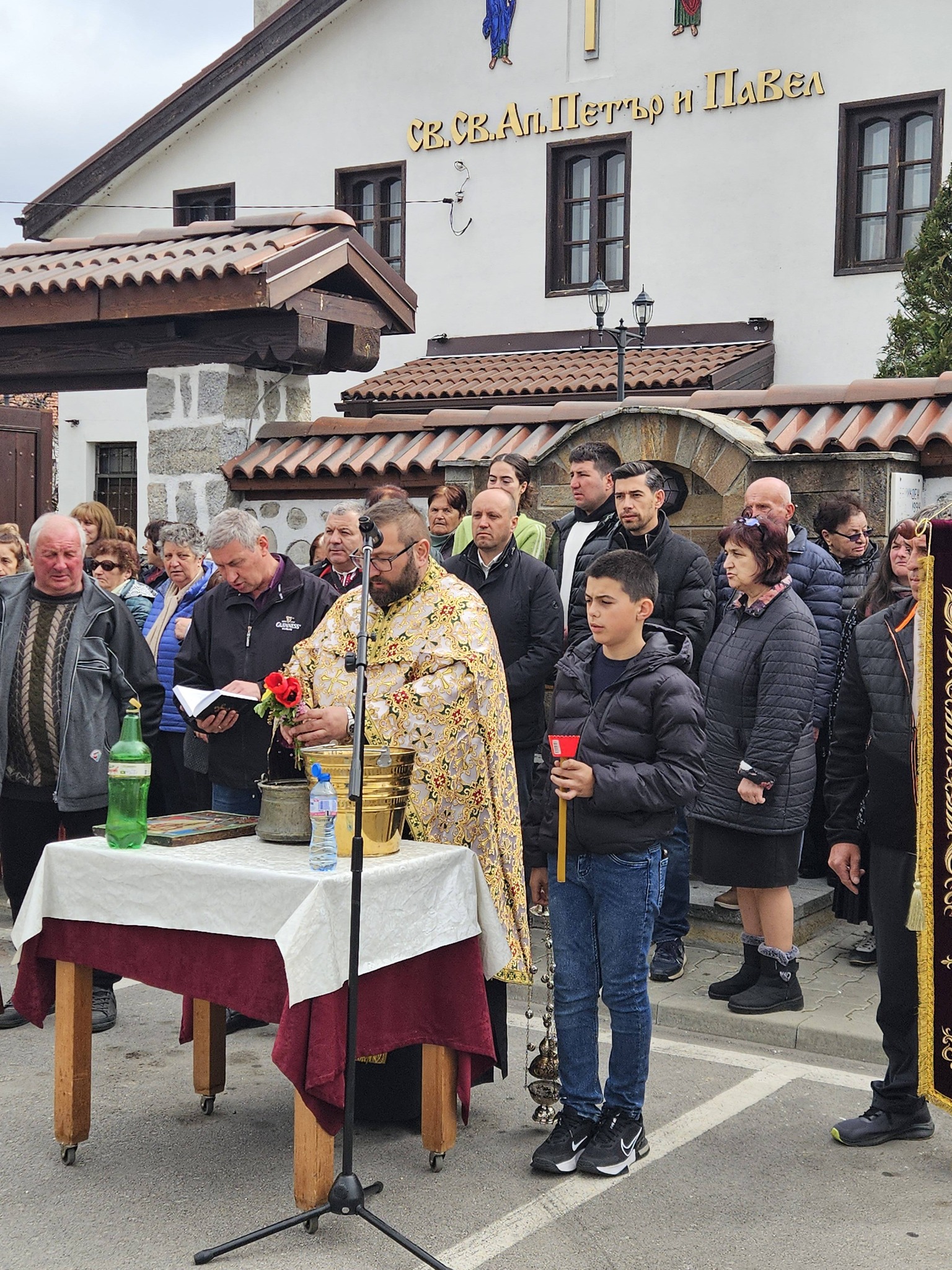 Добринище отбеляза Светли понеделник с тържествени ритуали и пъстър празник