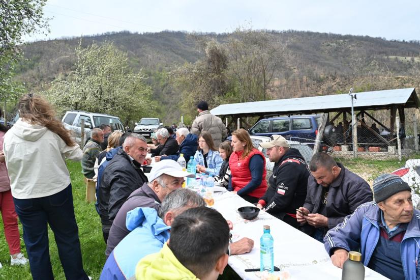 С курбан за здраве отбелязаха Великден в местността Ширината край Полена