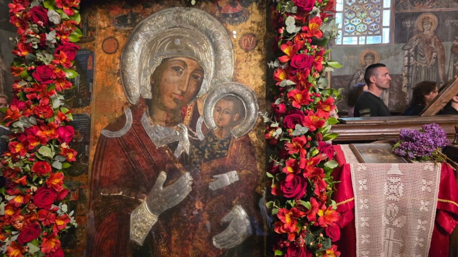 В Роженския манастир отбелязват празника на чудотворната икона Света Богородица-Вратарница, патриарх Даниил пристига за литургията