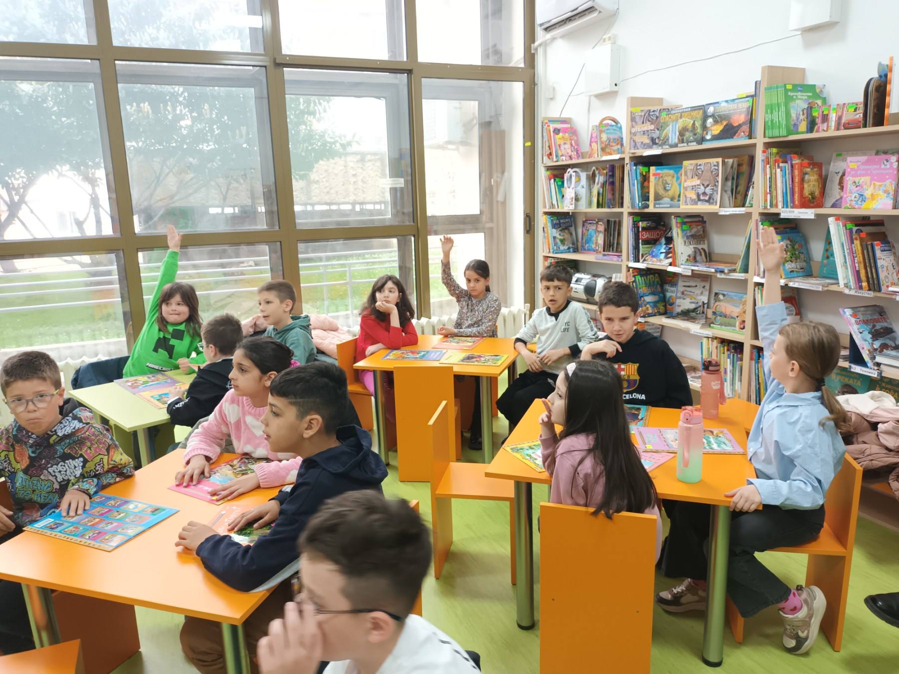 Приказни герои вдъхновиха ученици в Маратона на четенето в РБ Д. Талев-Благоевград