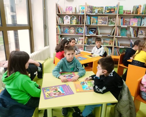 Приказни герои вдъхновиха ученици в Маратона на четенето в РБ Д. Талев-Благоевград