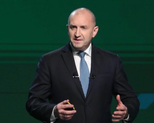 Politico: Победа на Радев може да е проблем за ЕС, короната на Орбан е свободна