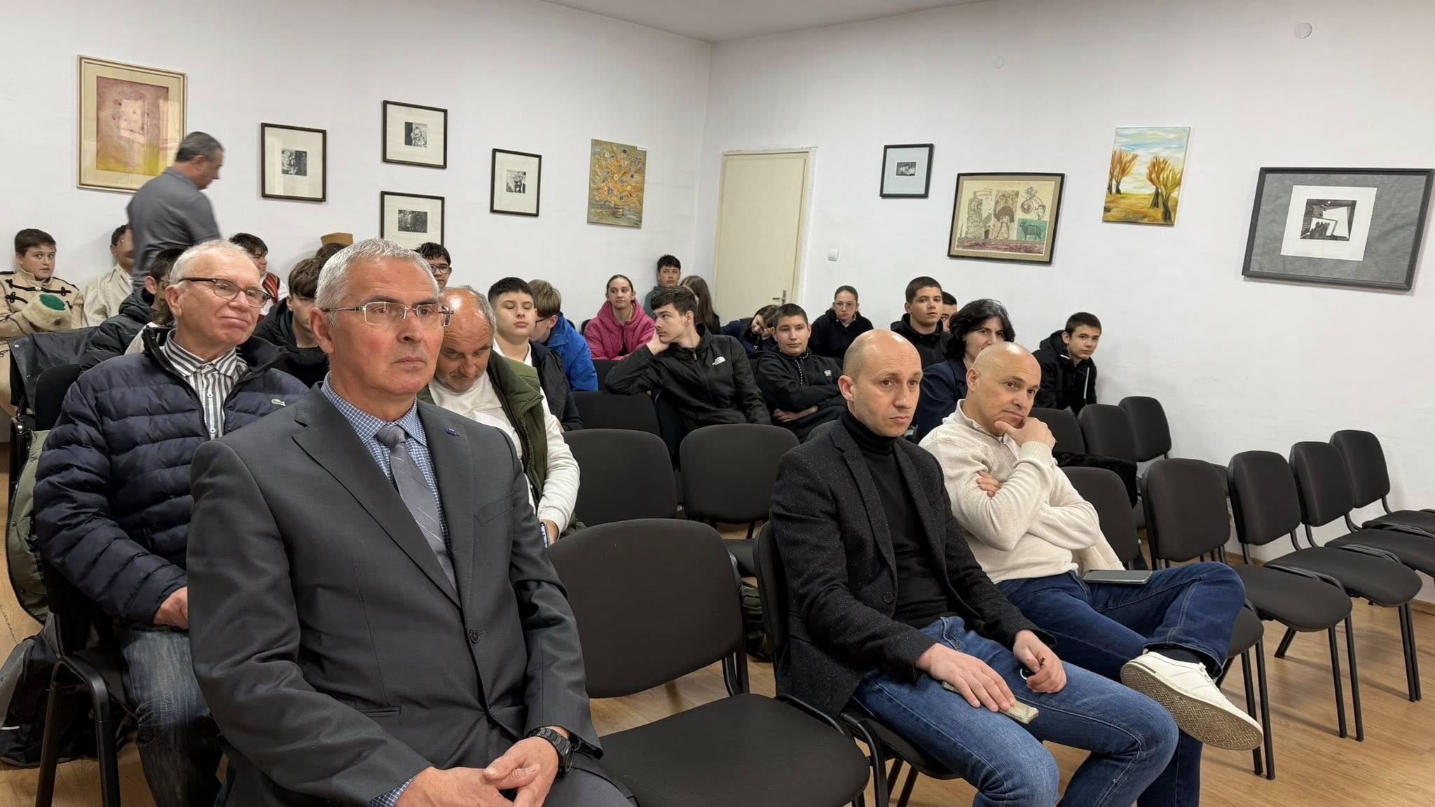 Губернаторът на Пиринско Н. Куколев бе гост на образователна презентация за 150-годишнината от Априлското въстание