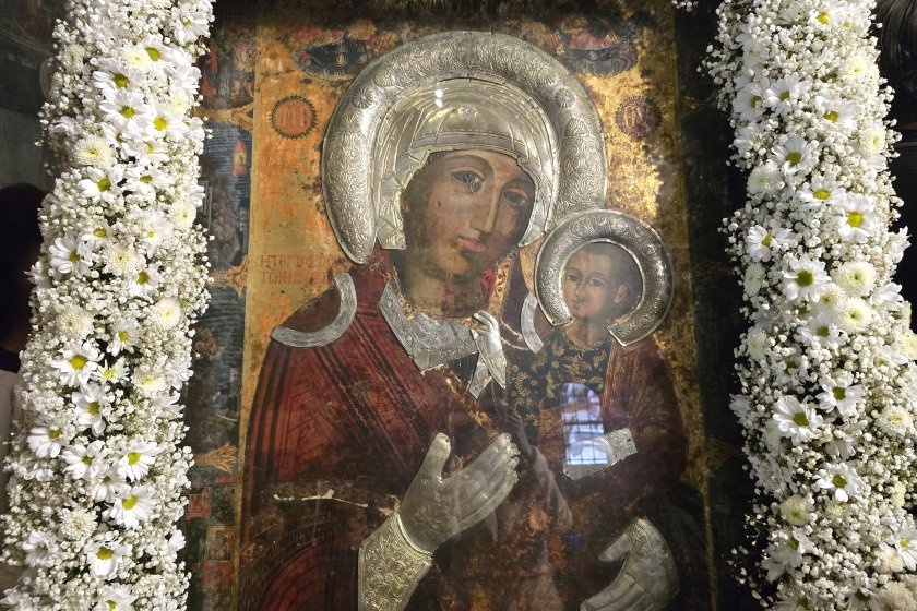 Патриарх Даниил почете чудотворната икона Света Богородица-Вратарница в Роженския манастир Патриарх Даниил почете чудотворната икона Света Богородица-Вратарница в Роженския манастир