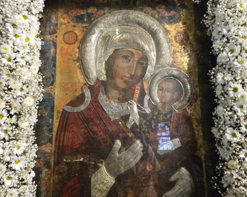 Патриарх Даниил почете чудотворната икона Света Богородица-Вратарница в Роженския манастир